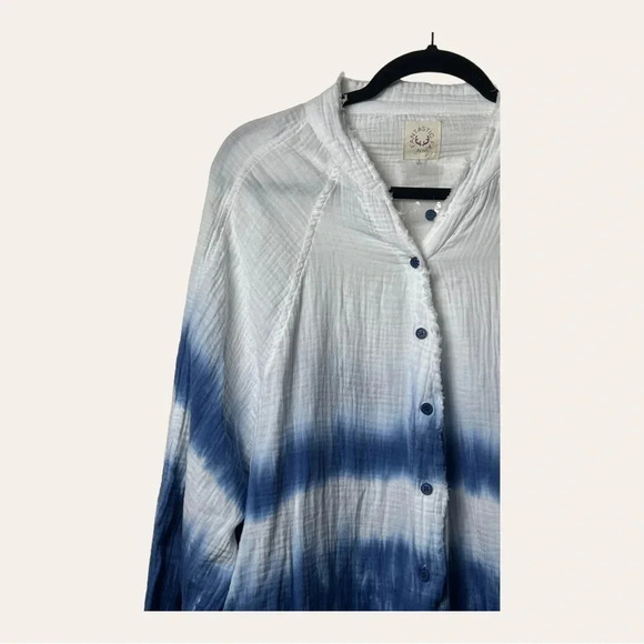 1067. FANTASTIC FAWN TAKE IT EASY BLUE TIE DUE BUTTON DOWN TOP SIZE LARGE OVER - Picture 4 of 11